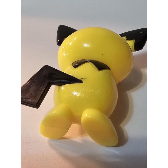 Vintage Collectible Pokémon Pikachu 2.25” Figure Plastic Toy 2001 Nintendo - Picture 4 of 4